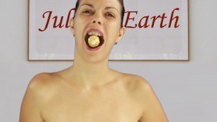 I'm eating candy: Ferrero Rocher. Julia V Earth is waiting for your gifts