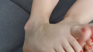 Vends-ta-culotte - French JOI foot fetish with footjob on a dildo