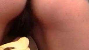 Italian amateur at home to enjoy the hot cumshot in the mouth the slut knows how to turn men on